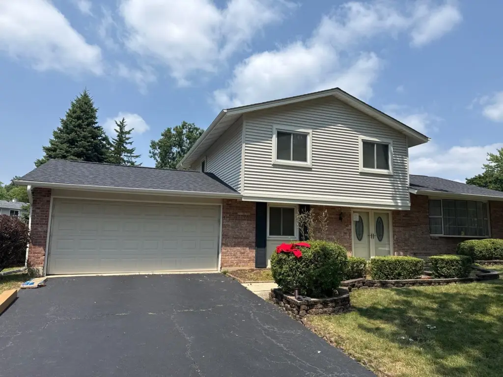 Completed roofing project in Bolingbrook, Illinois