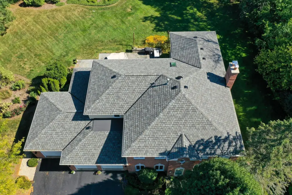 Premium asphalt shingle roof on a Lake Forest home